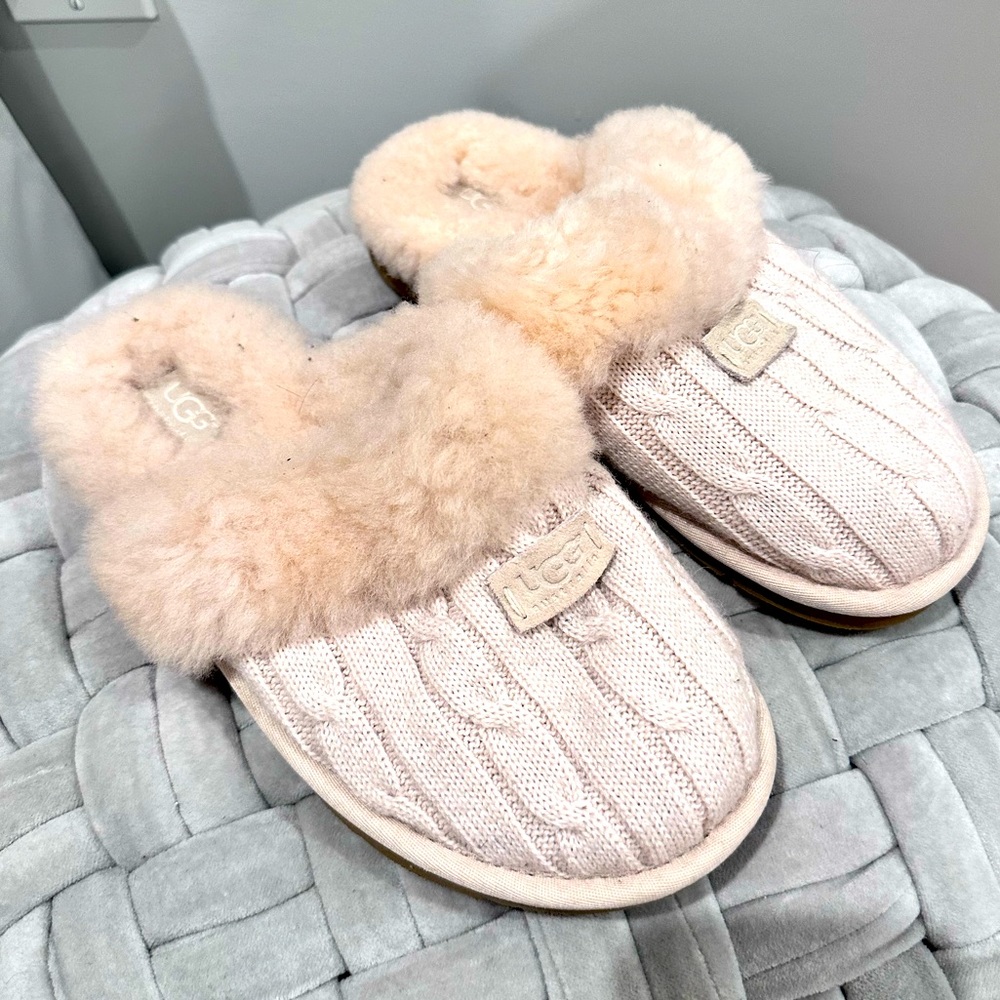 Knitted Ugg clogs